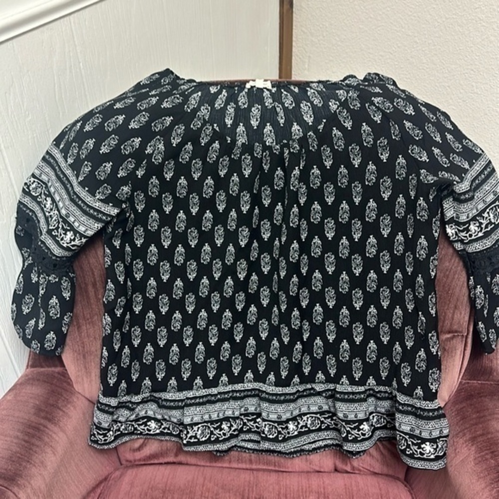 Women’s Maurices size M half sleeve shirt